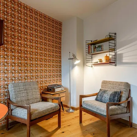 Huswell - Characterful In Apartment *